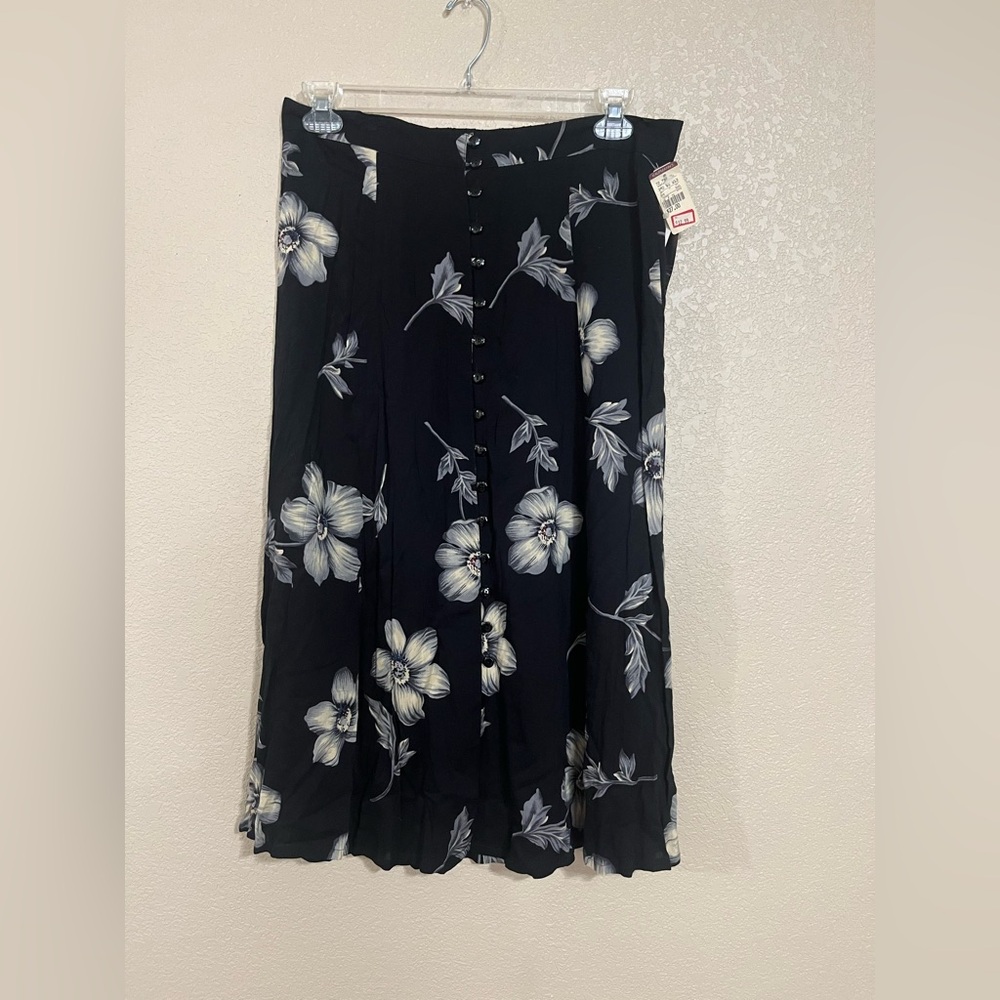 NWT Sage Harbor skirt